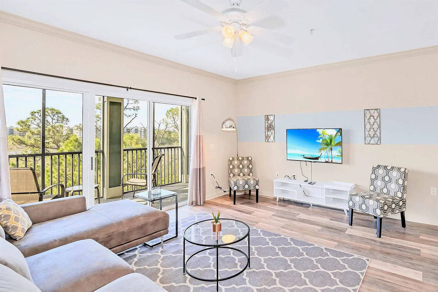 3 bed, 2.0 bath, 1280 sqft, $3,035 — Photo 2