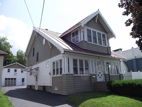 2nd image of 622 King St