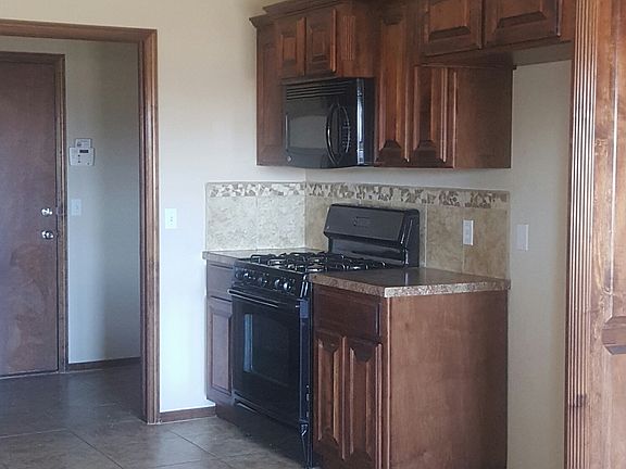 5th image of 744 Caroline Dr