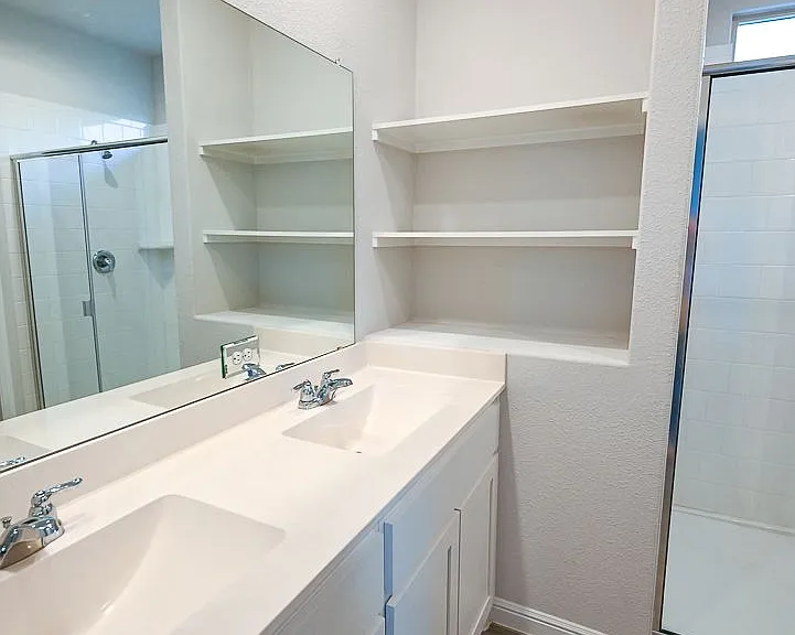 121 Hollytree Ln — Photo 8