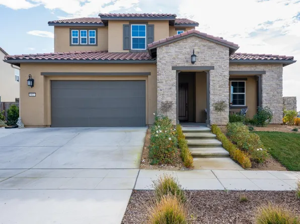 912 Vineyard Ct, Madera, CA 93636