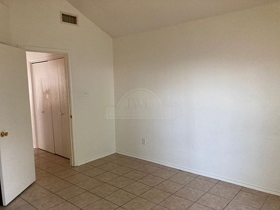 5th image of 4204 Gus Dr APT D