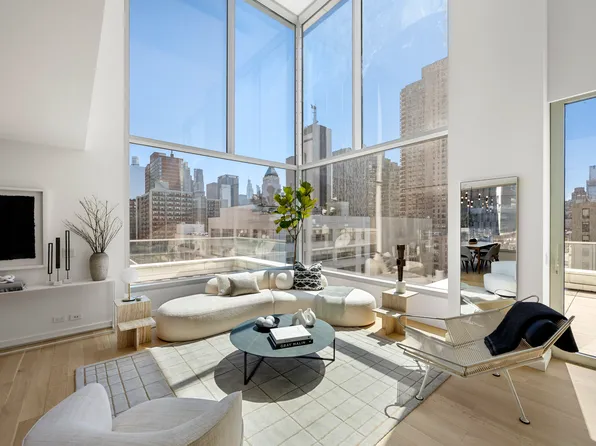 611 West 56th Street MAISONETTE EAST image 2 of 21