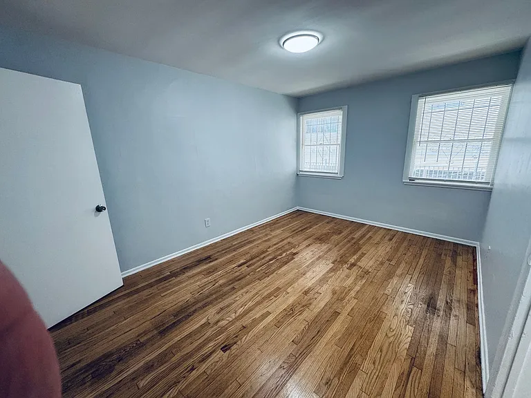 1641 N Hobart Blvd — Photo 5