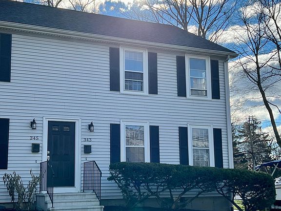 The available unit is the RIGHT side of this Duplex; 343 Sutton Street