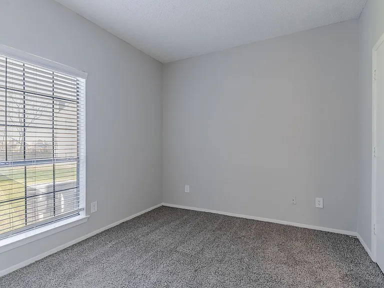 Ronan Apartment Homes — Photo 54