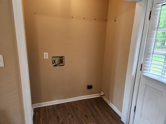 5th image of 488 Arnold Ln #B