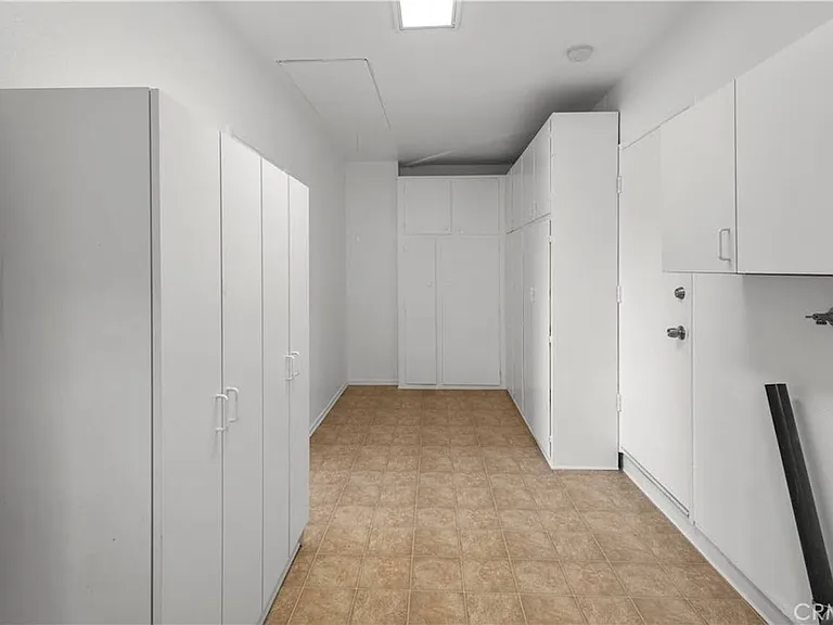 6061 Dundee Dr — Photo 22