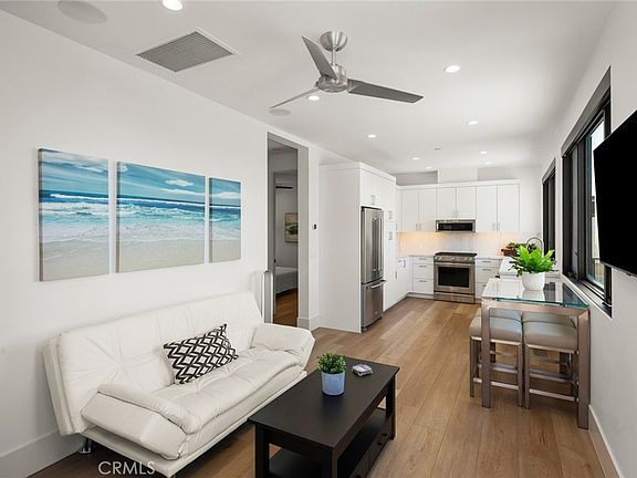 4th image of 565 B Fern St #B