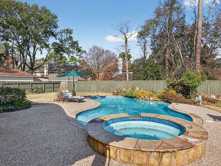 502 Ernst Ct — Photo 32