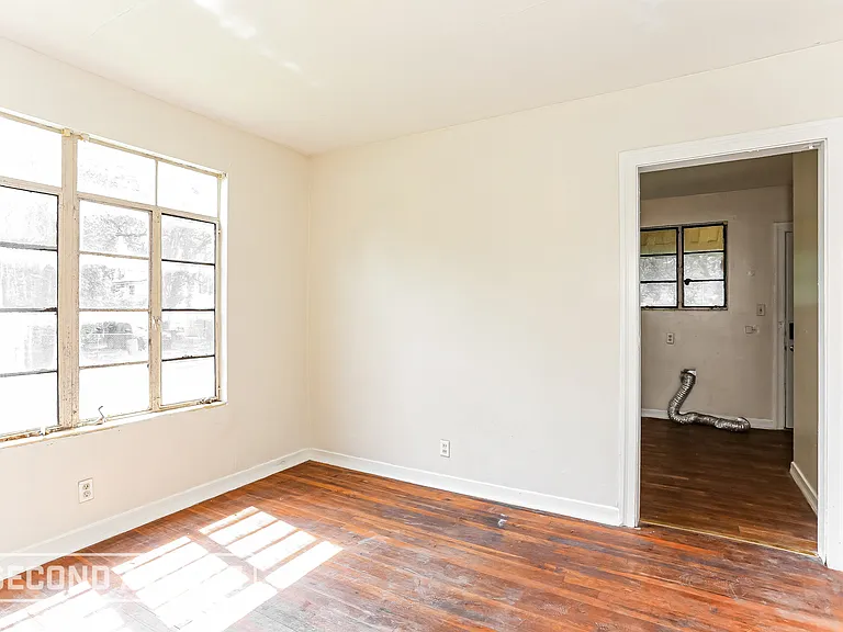 3302 College St — Photo 8