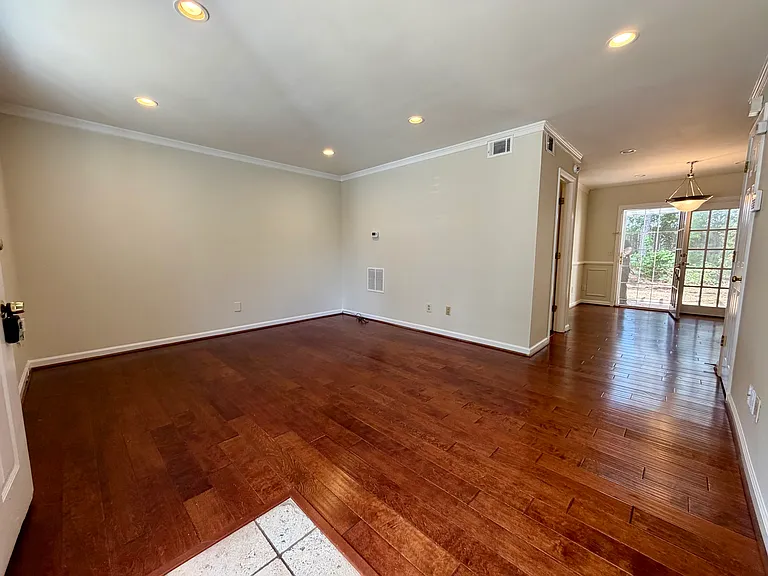 1455 Springleaf Cir SE — Photo 2
