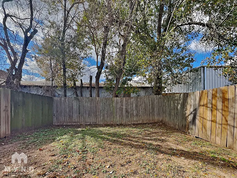 6128 Sidney St #A — Photo 19