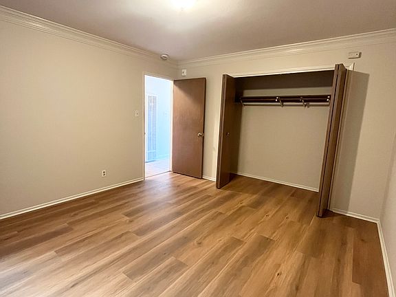 5th image of 3090 Vicente St APT 106