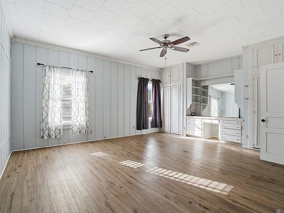 4th image of 1709 W University Ave