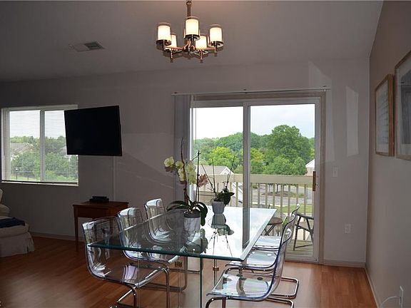 4th image of 1428 Buckingham Gate Blvd Unit F