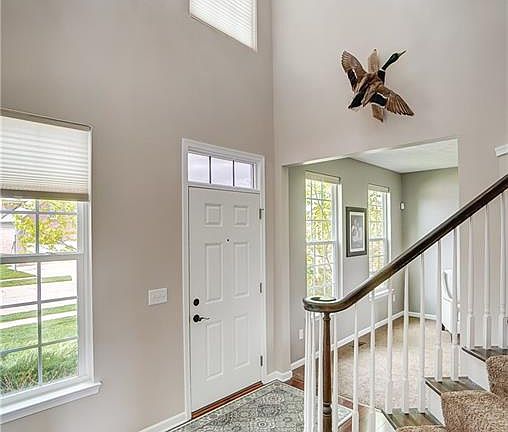 3rd image of 9475 Oak Brook Dr