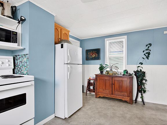 5th image of 55 Saint Lawrence St