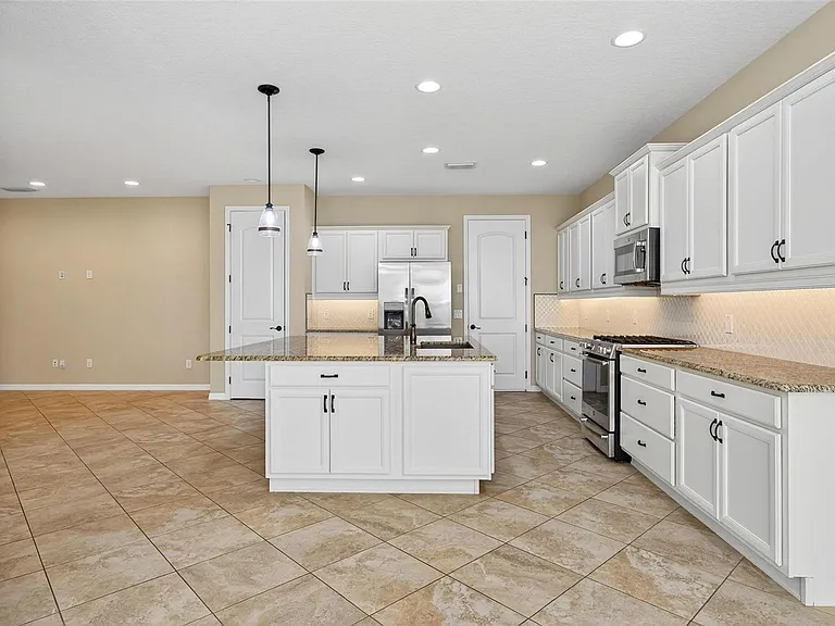 3637 NW 56th Ave — Photo 19