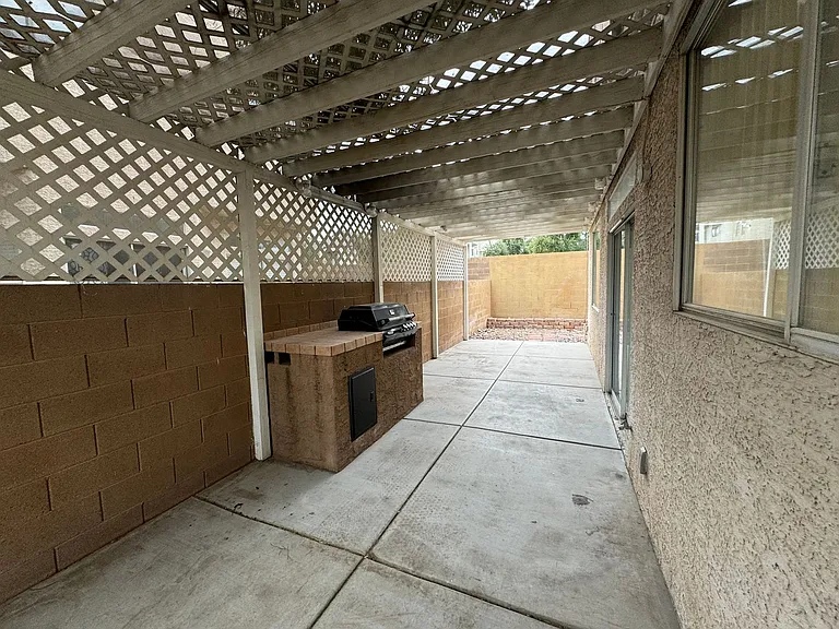 2581 Silver Shadow Dr — Photo 25