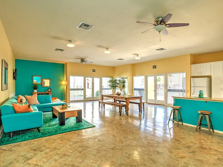 Shadow Mountain Apartments — Photo 39