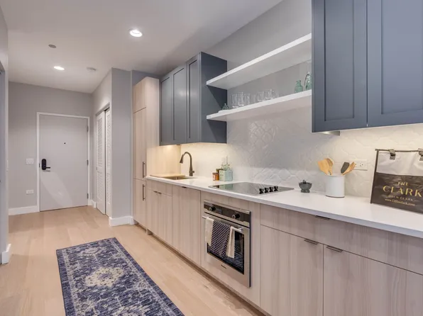 1255 N Sandburg Ter Unit 2309, Chicago, IL 60610