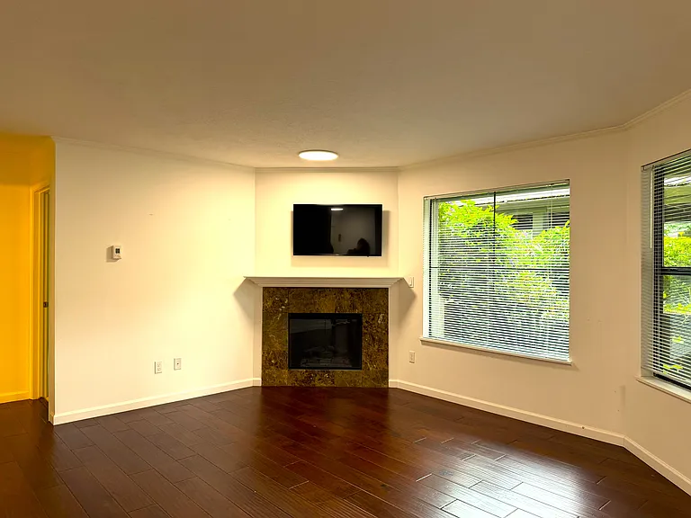 4000 Carman Dr #6 — Photo 9