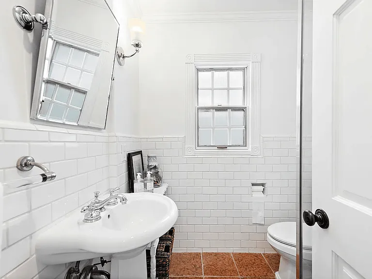 129 McAulay Pl — Photo 13