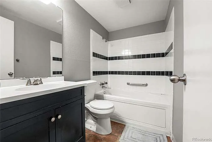 11687 E Cedar Ave — Photo 25