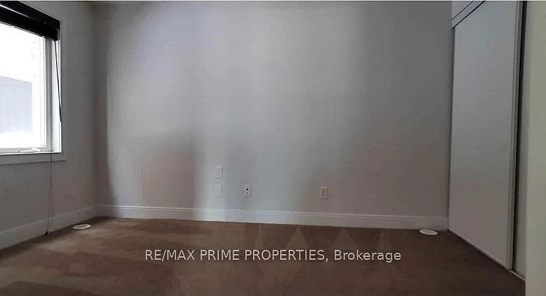 315 Village Green Sq #Townhouse 69 — Photo 8