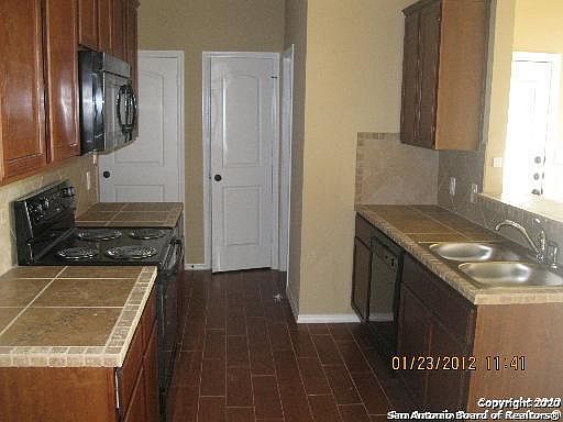 3rd image of 1211 Brown Rock Dr