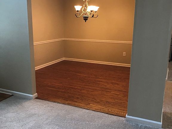 3rd image of 114 Magnolia Cir