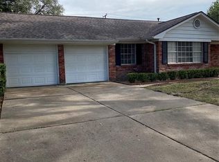 7011 Lugary Dr, Houston, TX 77036