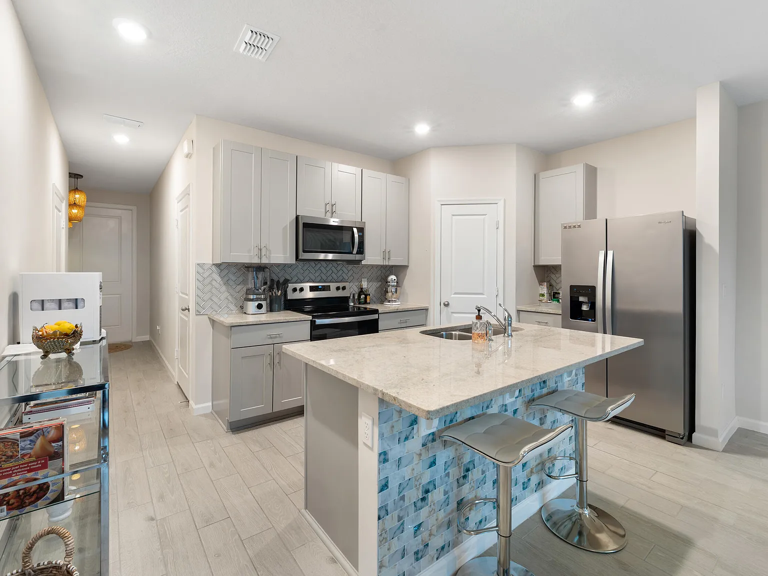 3 bed, 2.5 bath, 1475 sqft, $3,250 — Photo 4