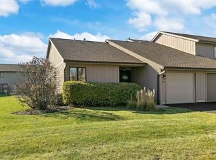 851 Shakespeare Dr, Grayslake, IL 60030