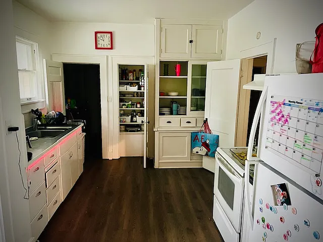 212 N Pine St — Photo 4