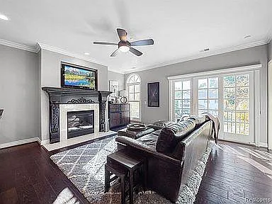 202 Walnut Blvd — Photo 8