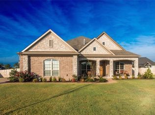 3057 Harrier Dr, Fayetteville, AR 72704