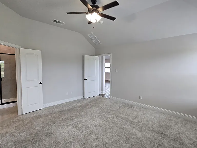 552 Firethorn Dr — Photo 8