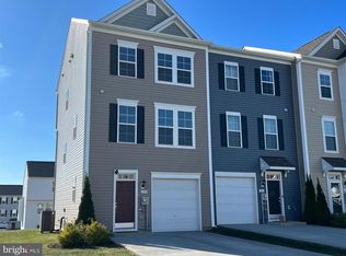 220 Charterhouse St, Falling Waters, WV 25419