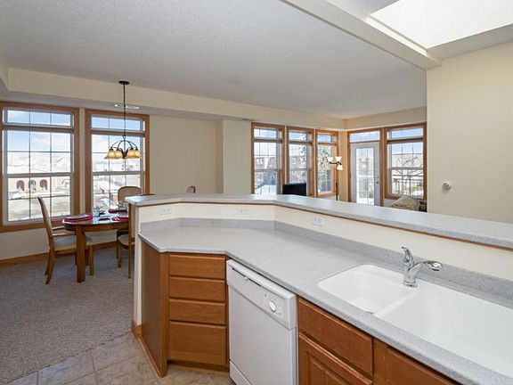 4th image of 605 Snelling Ave S Unit 307
