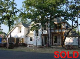 210 Saint Andrews Dr, Mabank, TX 75156