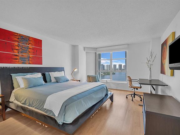 4th image of 3600 Mystic Pointe Dr APT 1405