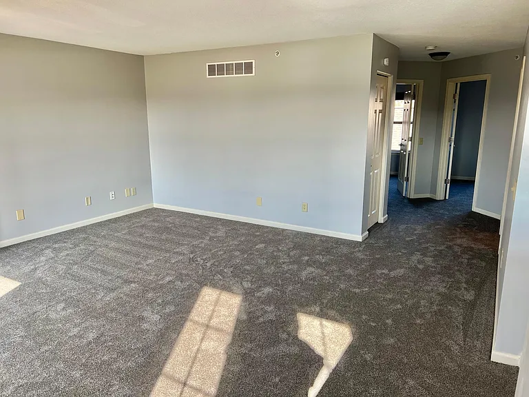 12256 Lakeview Dr N — Photo 17