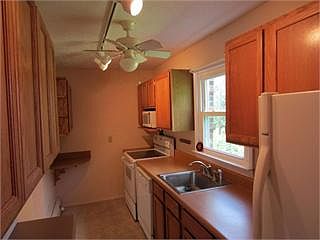 4th image of 136 N Chestnut St APT 16B