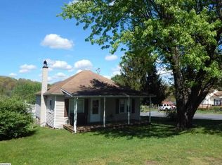 1449 3rd St, Waynesboro, VA 22980