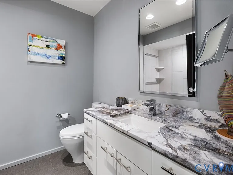509 W 7th St — Photo 14