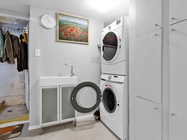 82 West End Avenue image 37 of 54