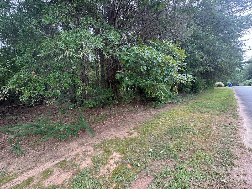 2nd image of 148 Forest Meadow Ln