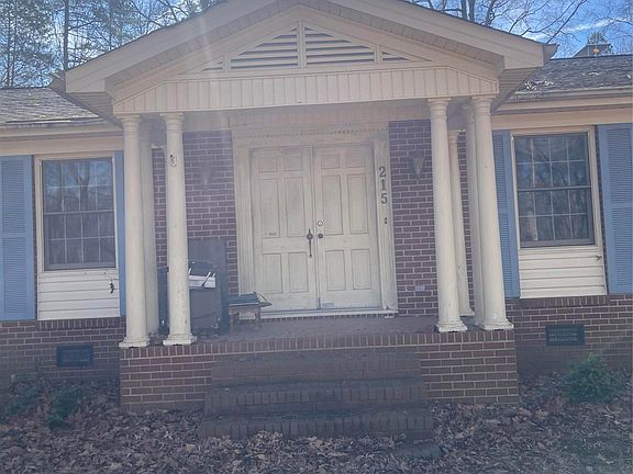 3rd image of 215 Rankin Rd